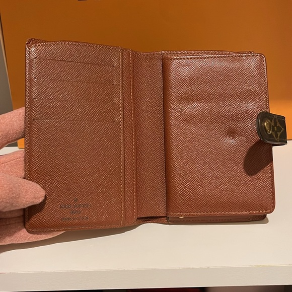 Louis Vuitton Kisslock Wallet - Picture 6 of 13